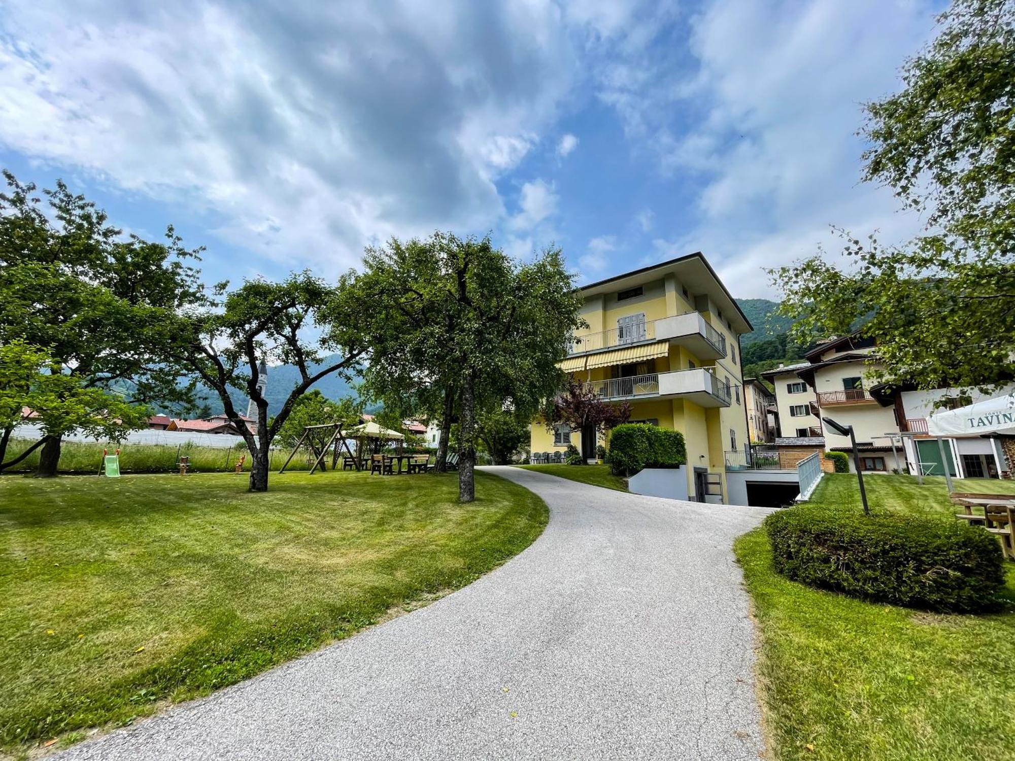 Hotel Locanda Alla Perla Tiarno di Sotto Esterno foto