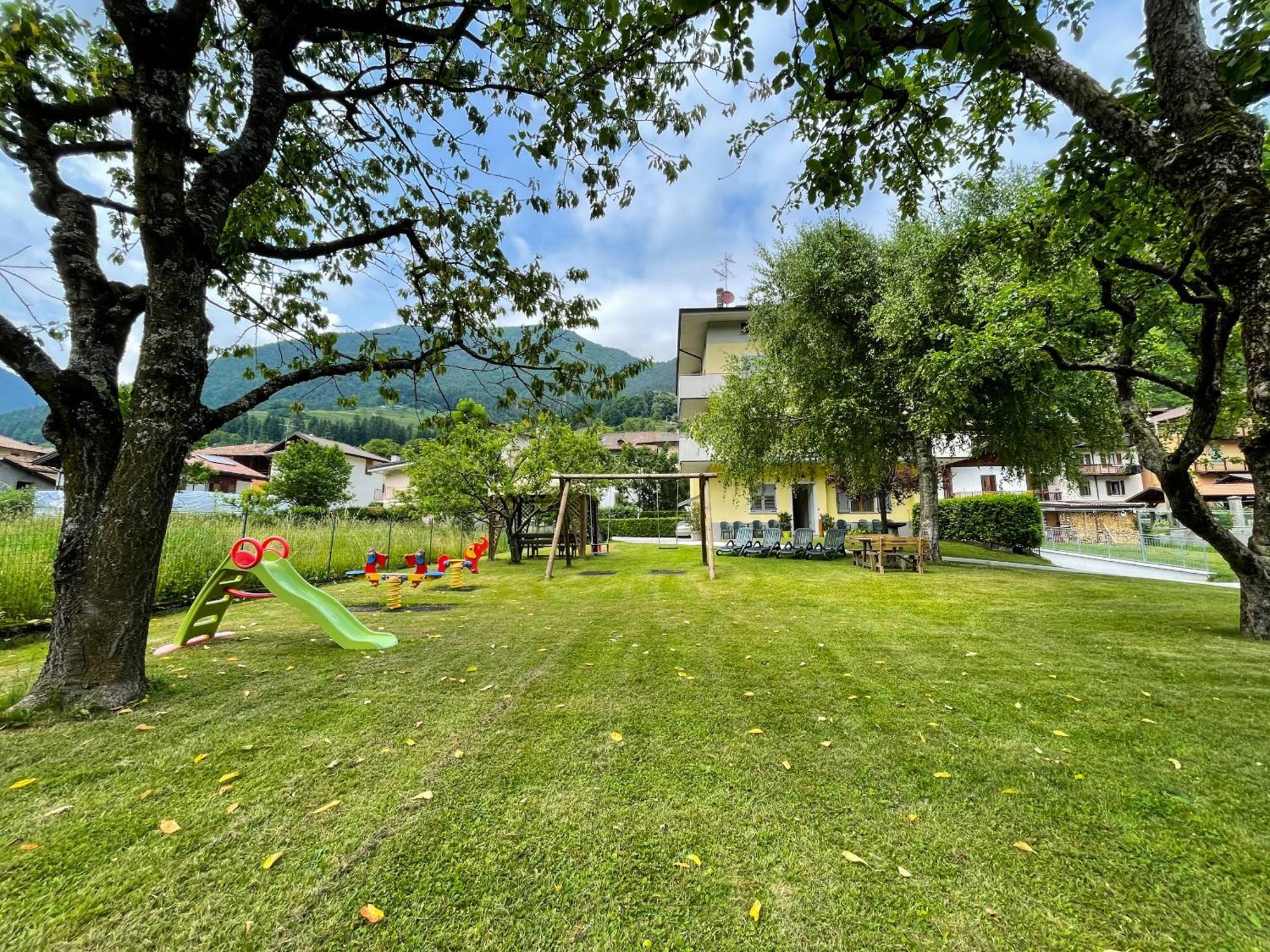 Hotel Locanda Alla Perla Tiarno di Sotto Esterno foto