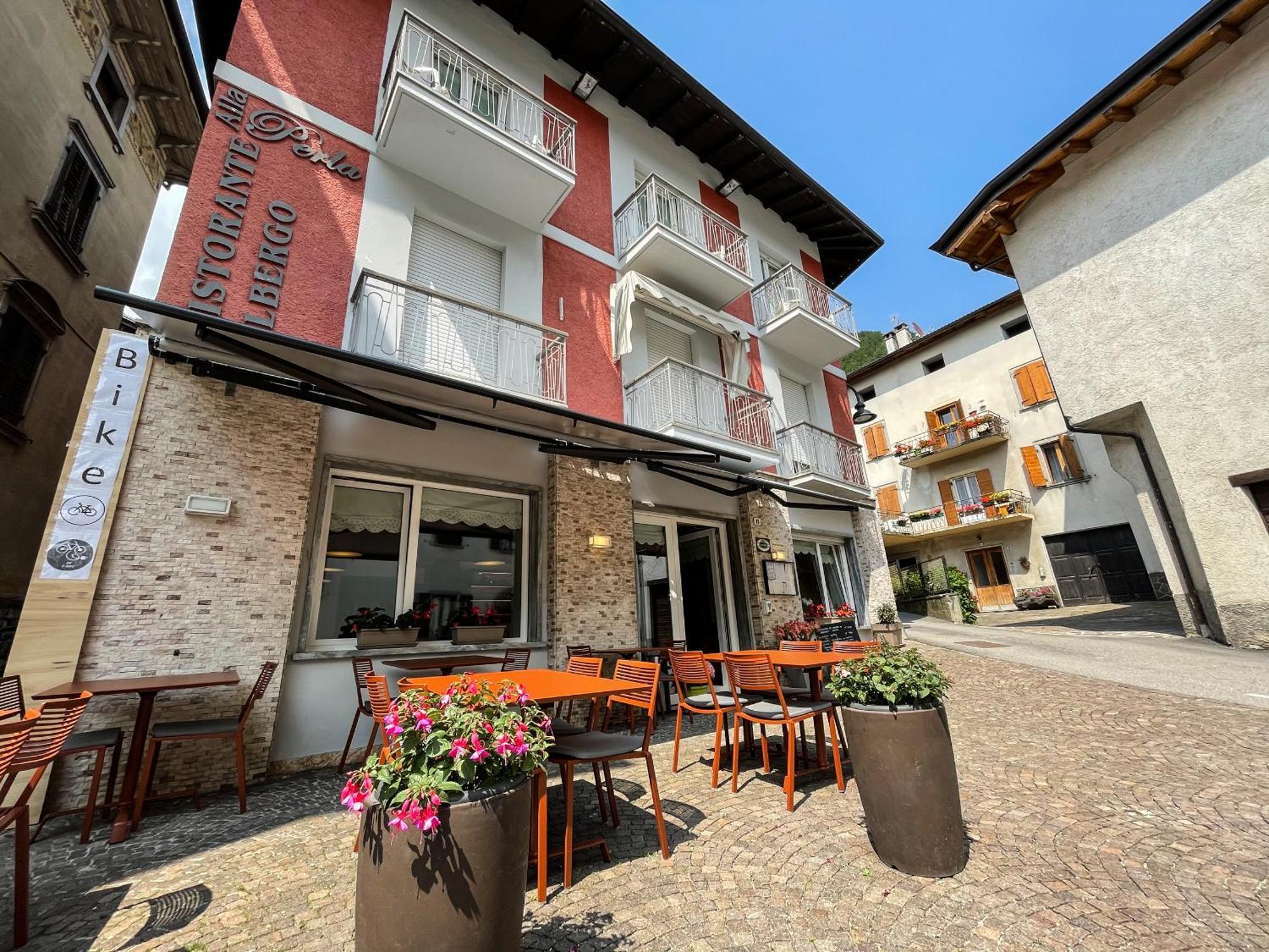 Hotel Locanda Alla Perla Tiarno di Sotto Esterno foto
