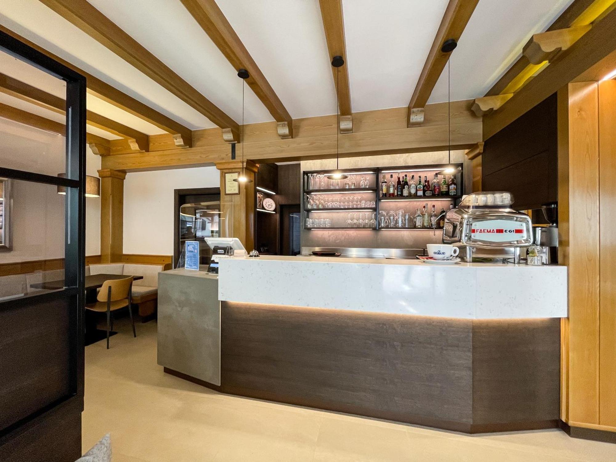 Hotel Locanda Alla Perla Tiarno di Sotto Esterno foto