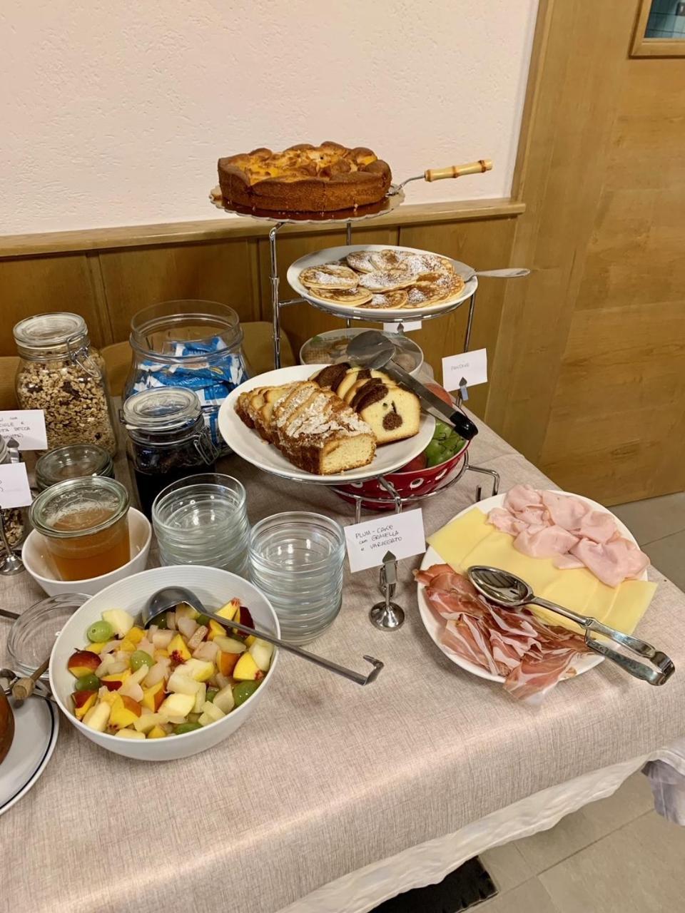 Hotel Locanda Alla Perla Tiarno di Sotto Esterno foto