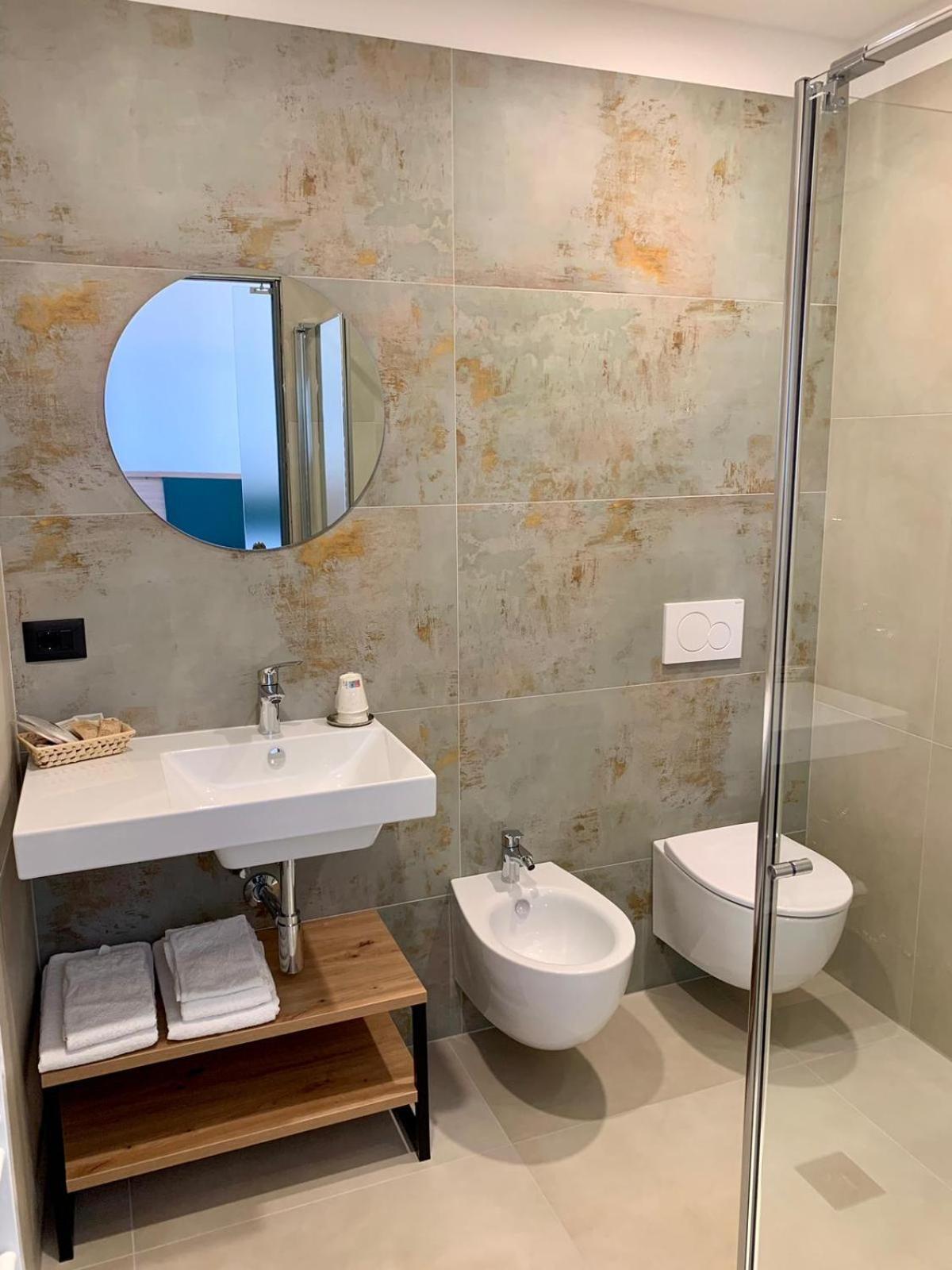 Hotel Locanda Alla Perla Tiarno di Sotto Esterno foto