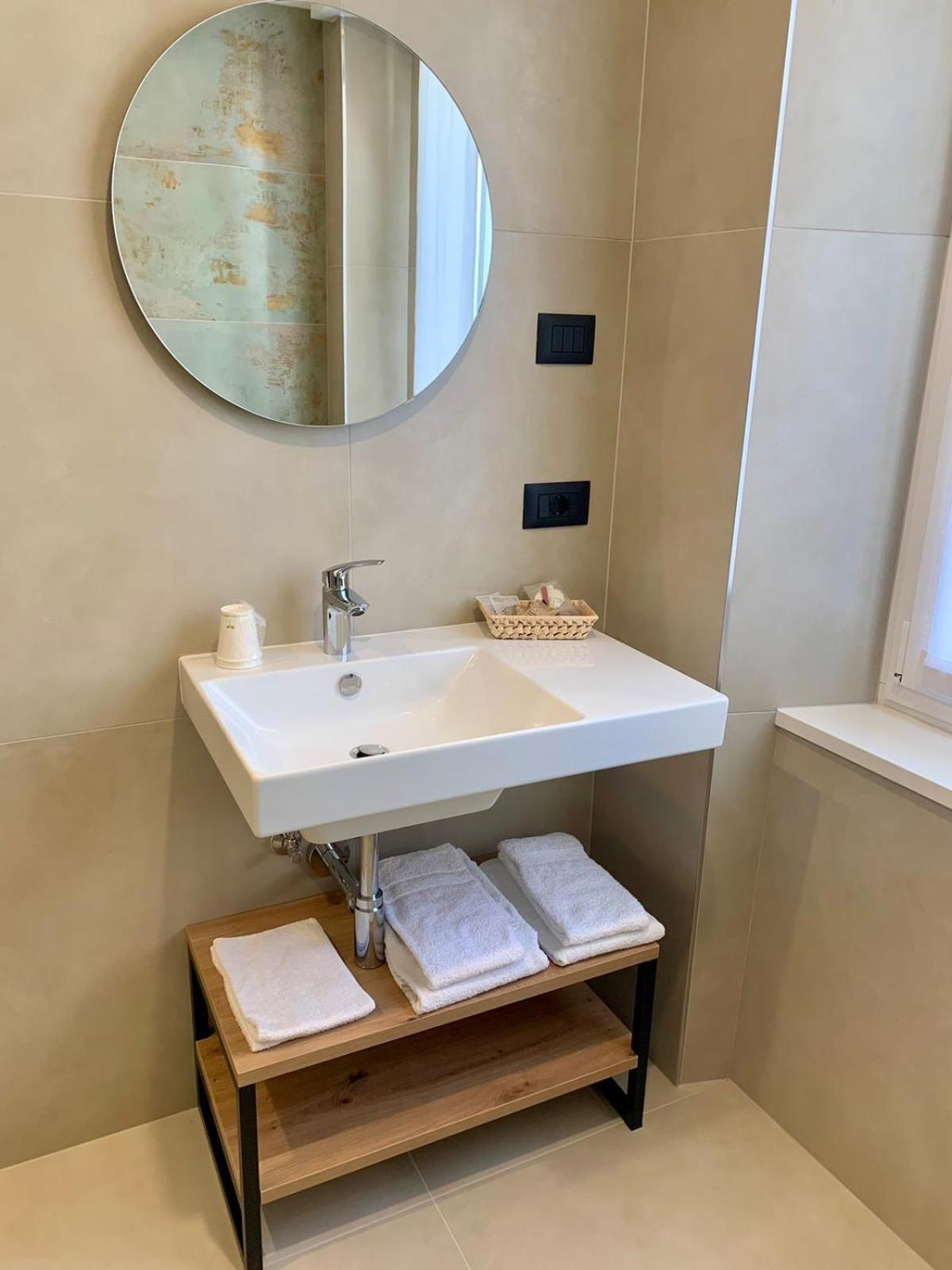 Hotel Locanda Alla Perla Tiarno di Sotto Esterno foto