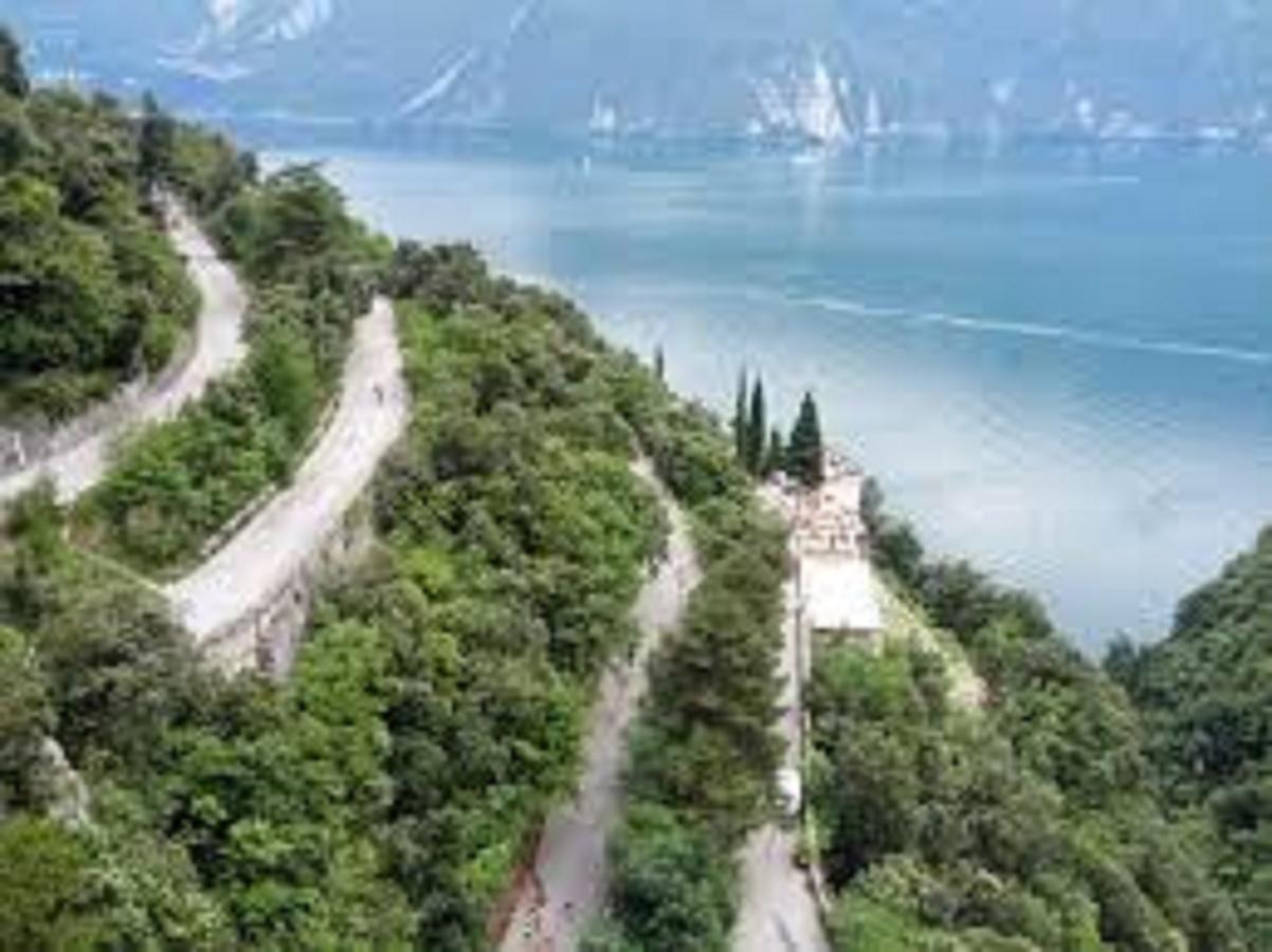 Hotel Locanda Alla Perla Tiarno di Sotto Esterno foto